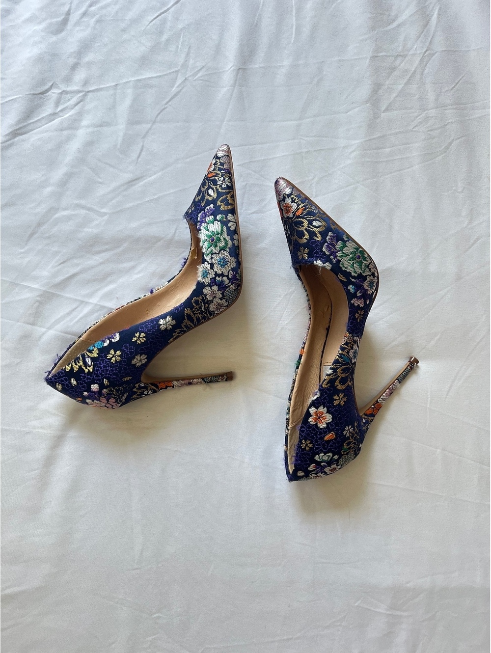 Steve Madden Blue Floral Pointed Heels